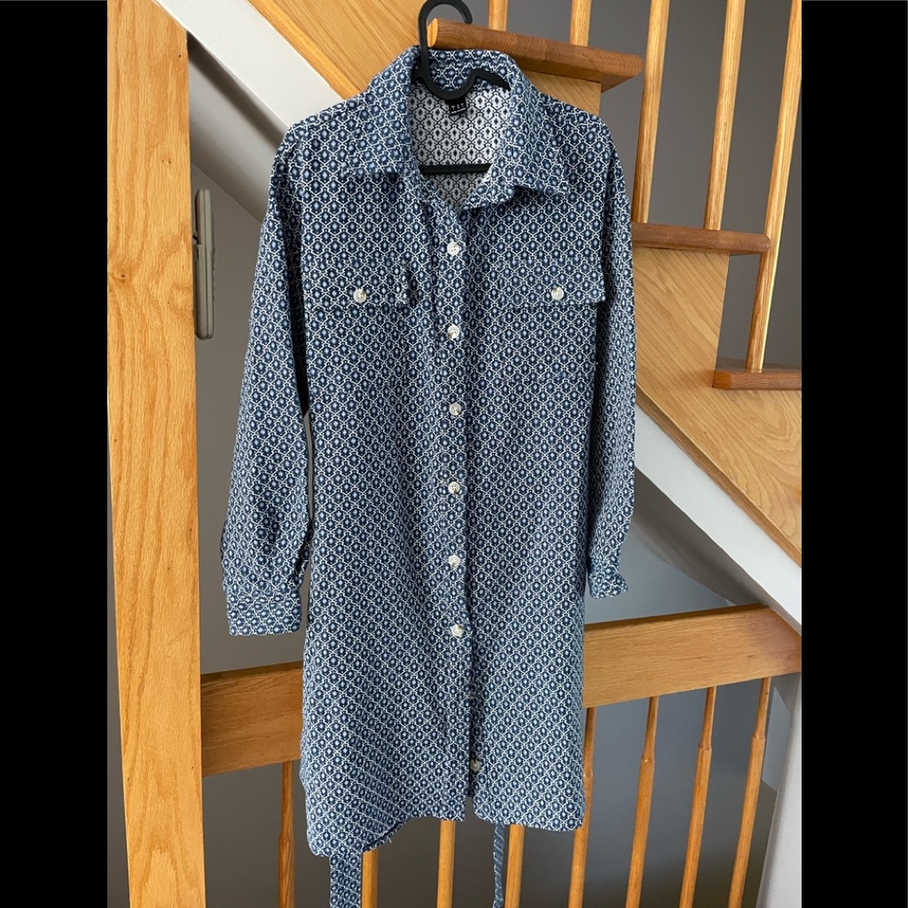 Long light button jacket
